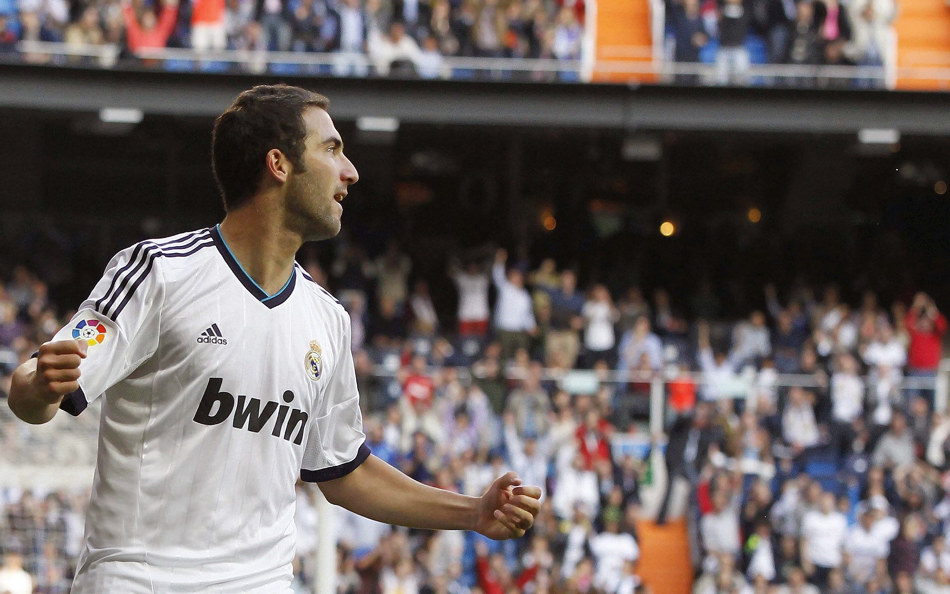 爱游戏全站app注册-冬奥足球项目引热议，墨西哥球迷打出“冰上斗士”横幅，墨西哥冬奥会