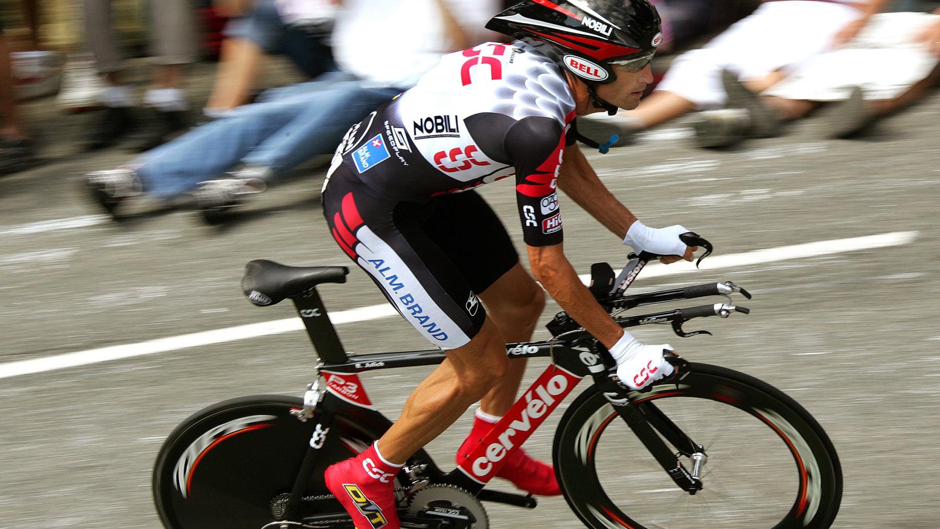 爱游戏中国-跨界合作成趋势：电竞与电影、动画同步发力，电竞题材影视化